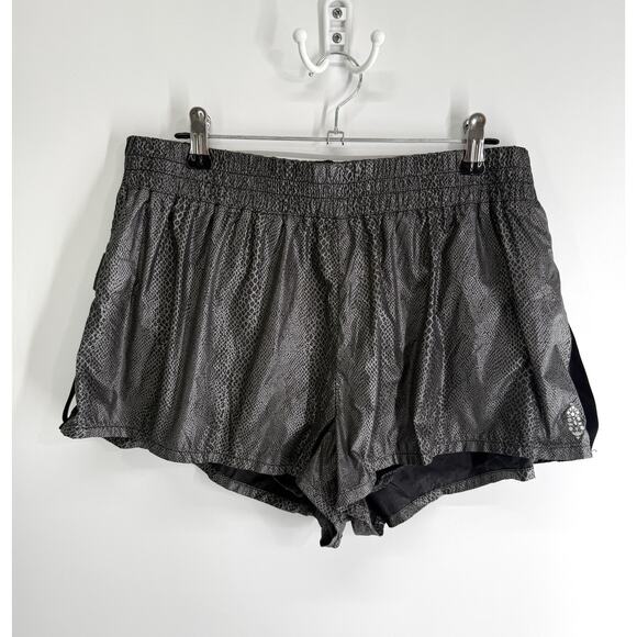 Free People FP Movement Shorts Diamondback Snake Print Medium Brief Lined Buckle - Picture 1 of 8